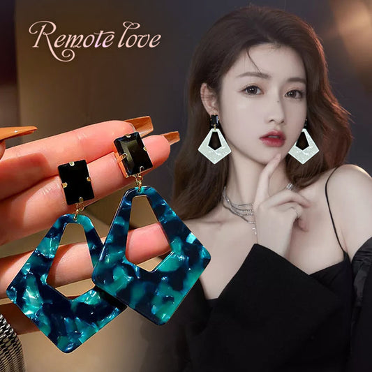 1 Pair Fashion Women Geometric Earrings Quality Acrylic Retro Drop Earrings Exaggerated Stud Earrings Best Birthday E1346