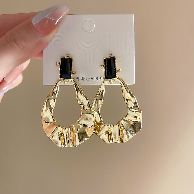 1 pair fashion simple earrings new delicate cutout rhinestone stud earrings E1137